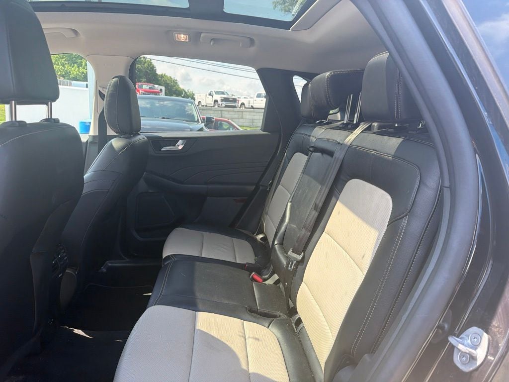 2022 Ford Escape Titanium