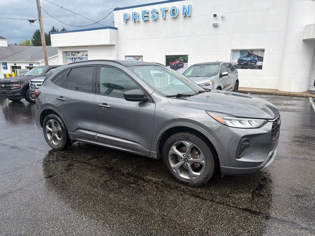 Used 2023 Ford Escape ST-Line with VIN 1FMCU9MN7PUA68712 for sale in Burton, OH