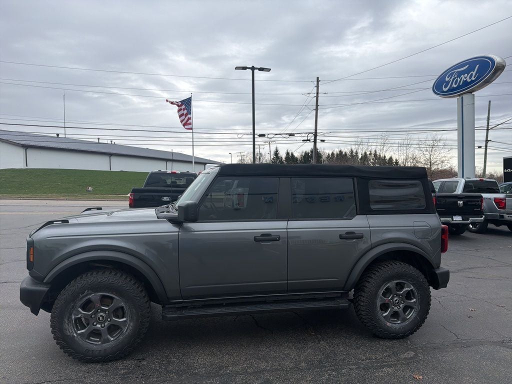 2022 Ford Bronco Base