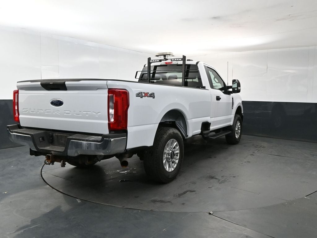 2022 Ford F-350SD XL