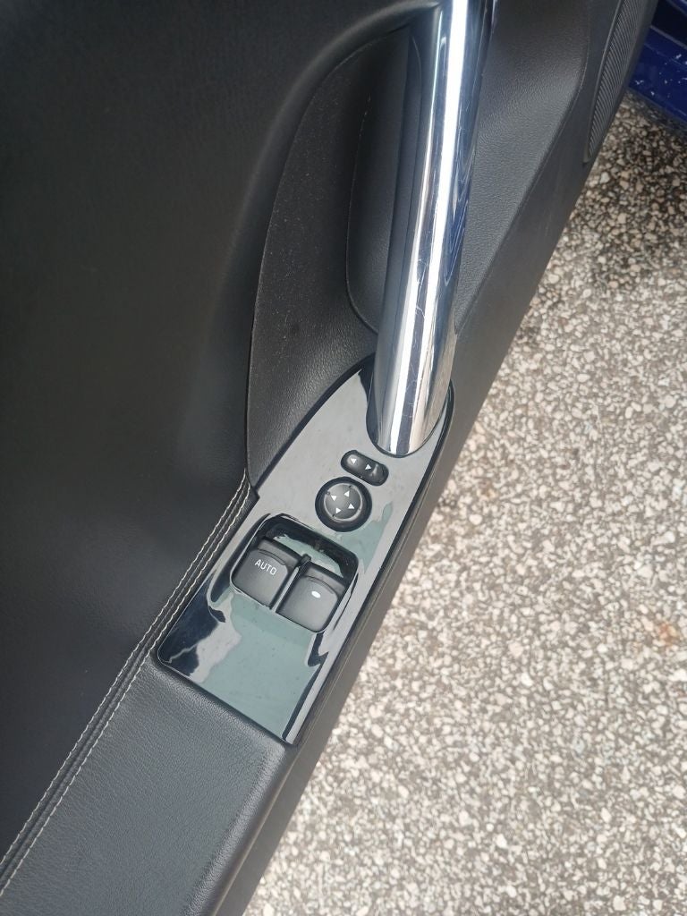 2009 Saturn Sky Base