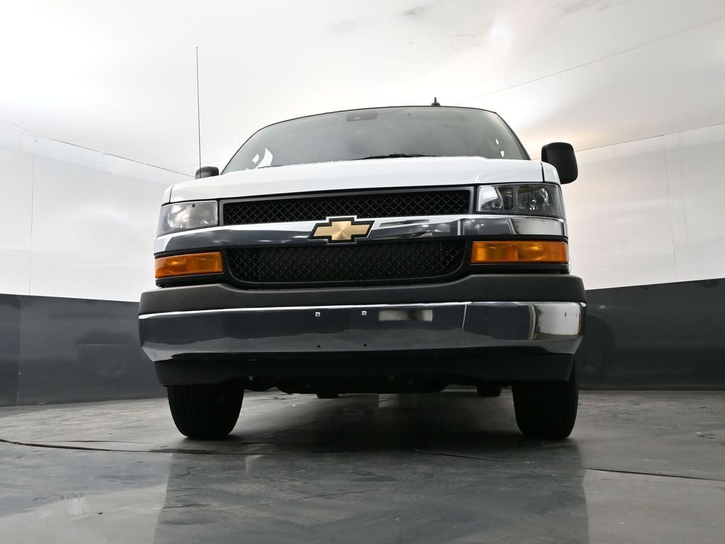 2025 Chevrolet Express 3500 LT Passenger