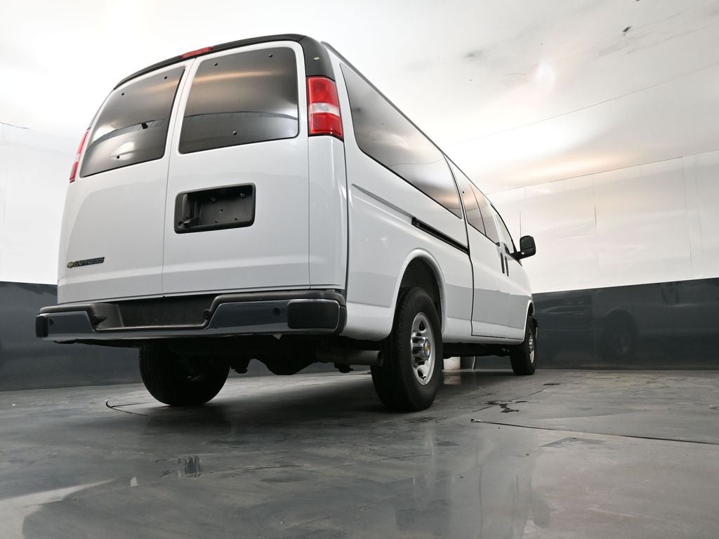 2025 Chevrolet Express 3500 LT Passenger