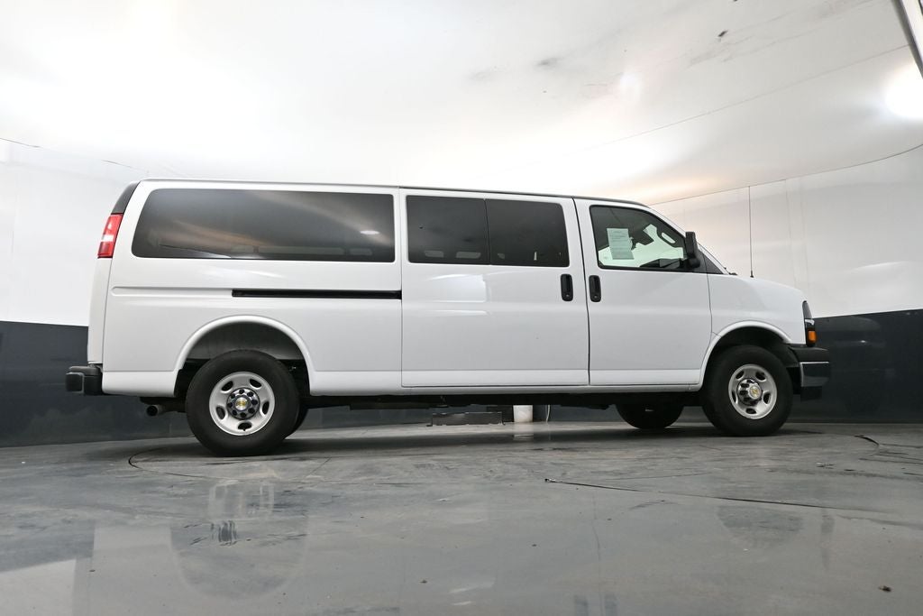 2025 Chevrolet Express 3500 LT Passenger