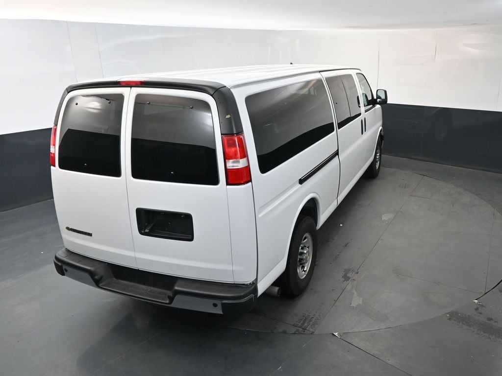 2025 Chevrolet Express 3500 LT Passenger