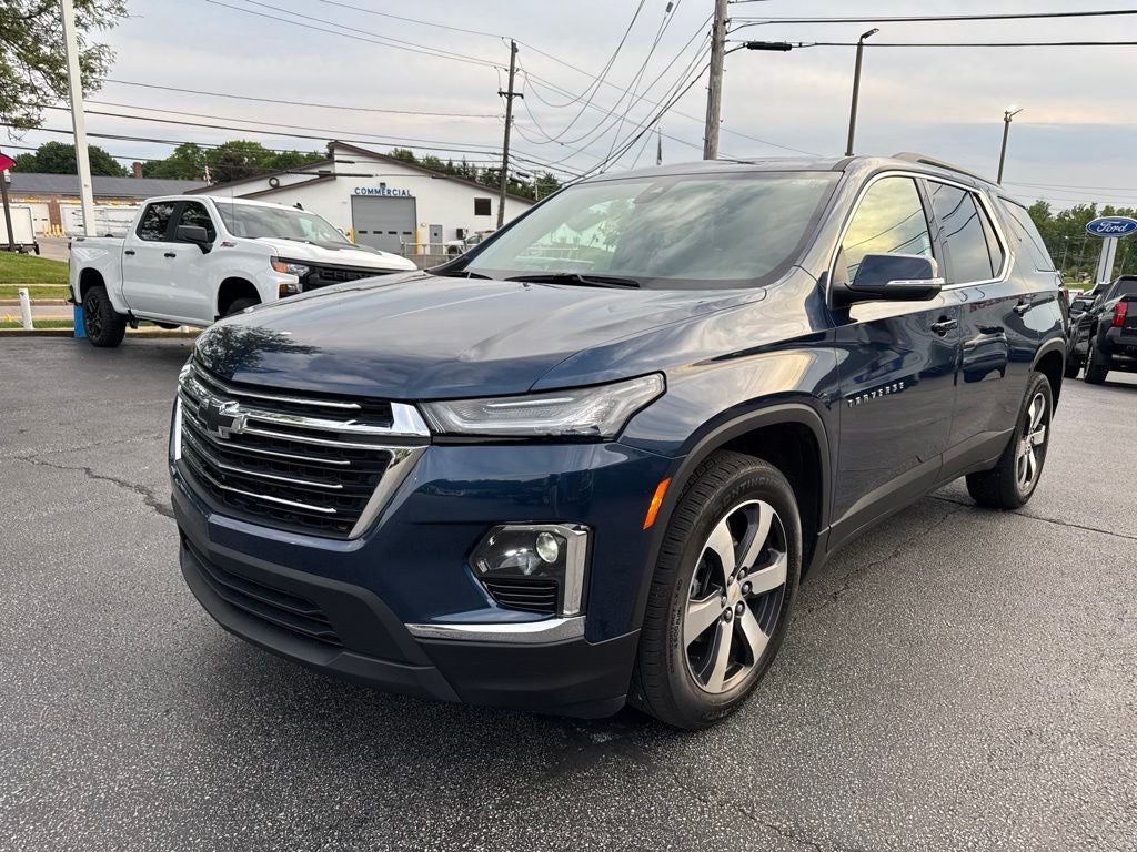 2023 Chevrolet Traverse LT Leather