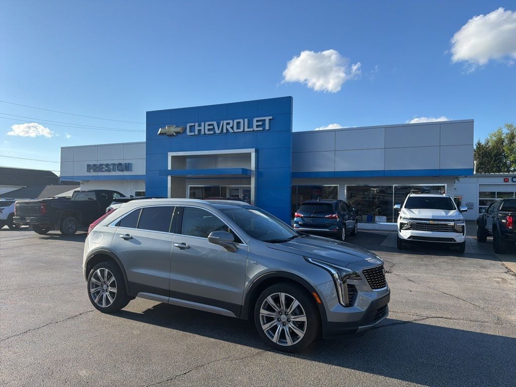 2023 Cadillac XT4 Premium Luxury