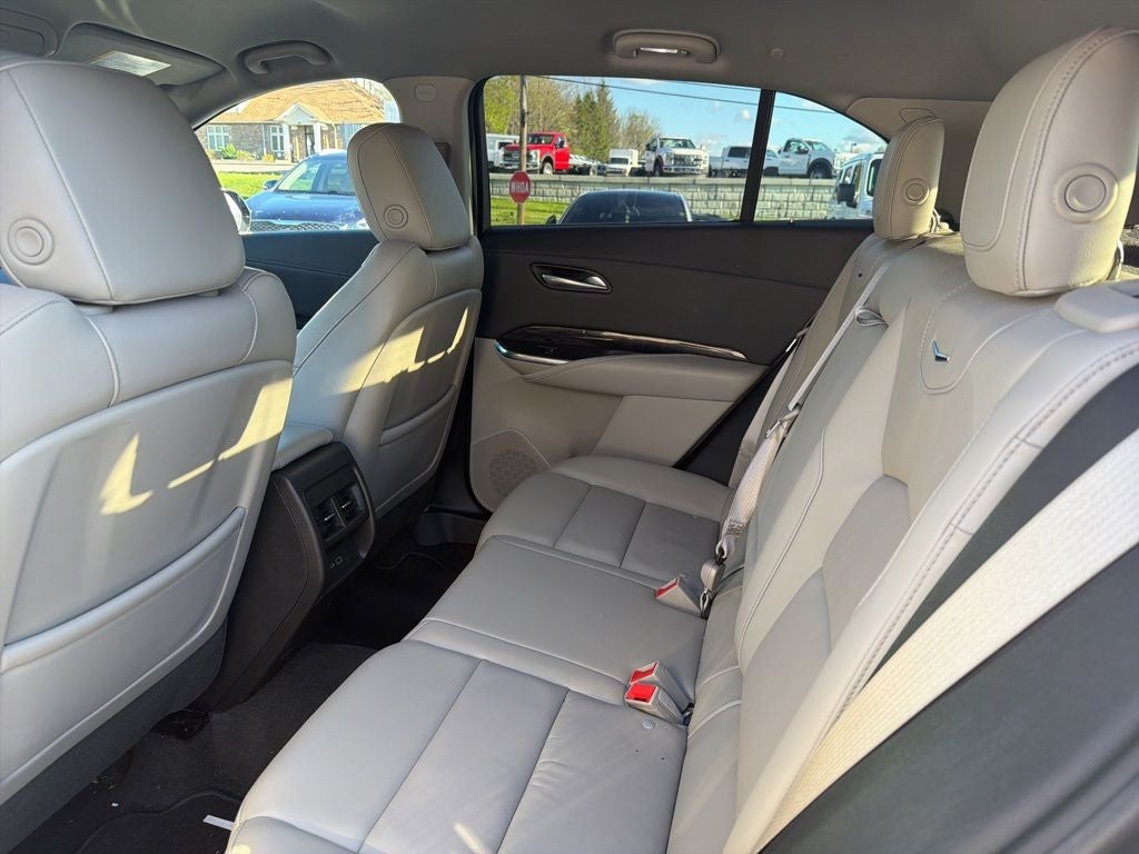 2023 Cadillac XT4 Premium Luxury