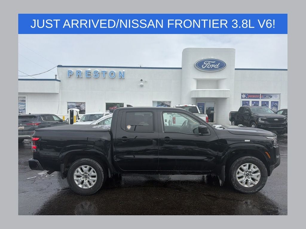 2023 Nissan Frontier SV