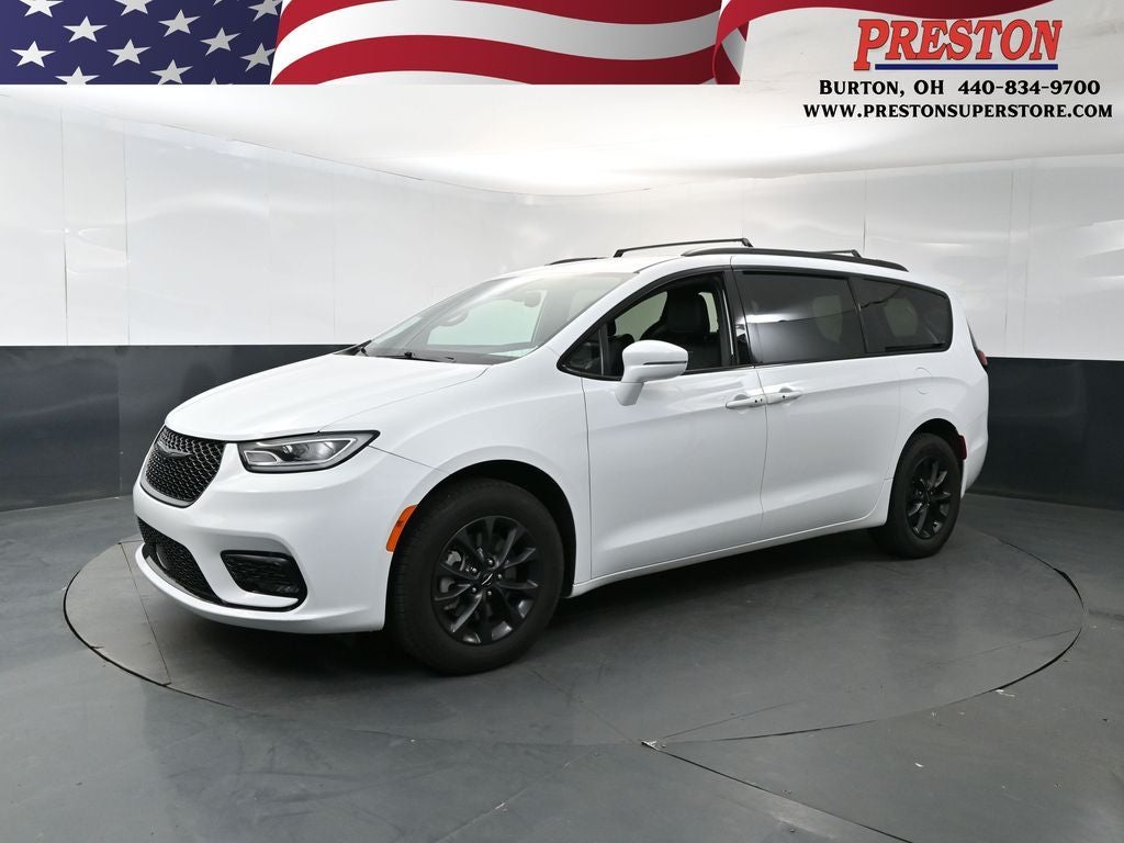 2022 Chrysler Pacifica Touring L
