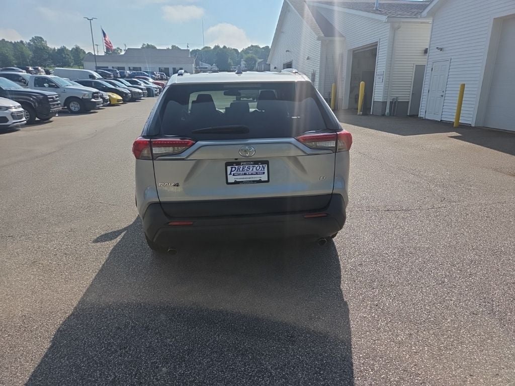 2021 Toyota RAV4 LE