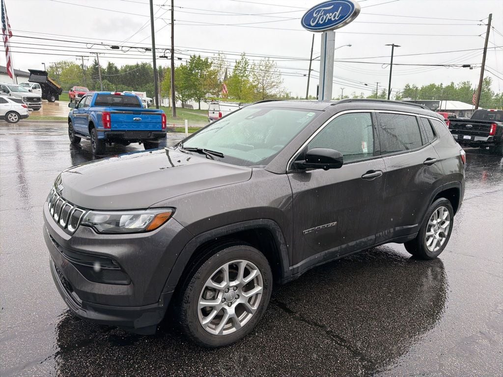 2022 Jeep Compass Latitude Lux