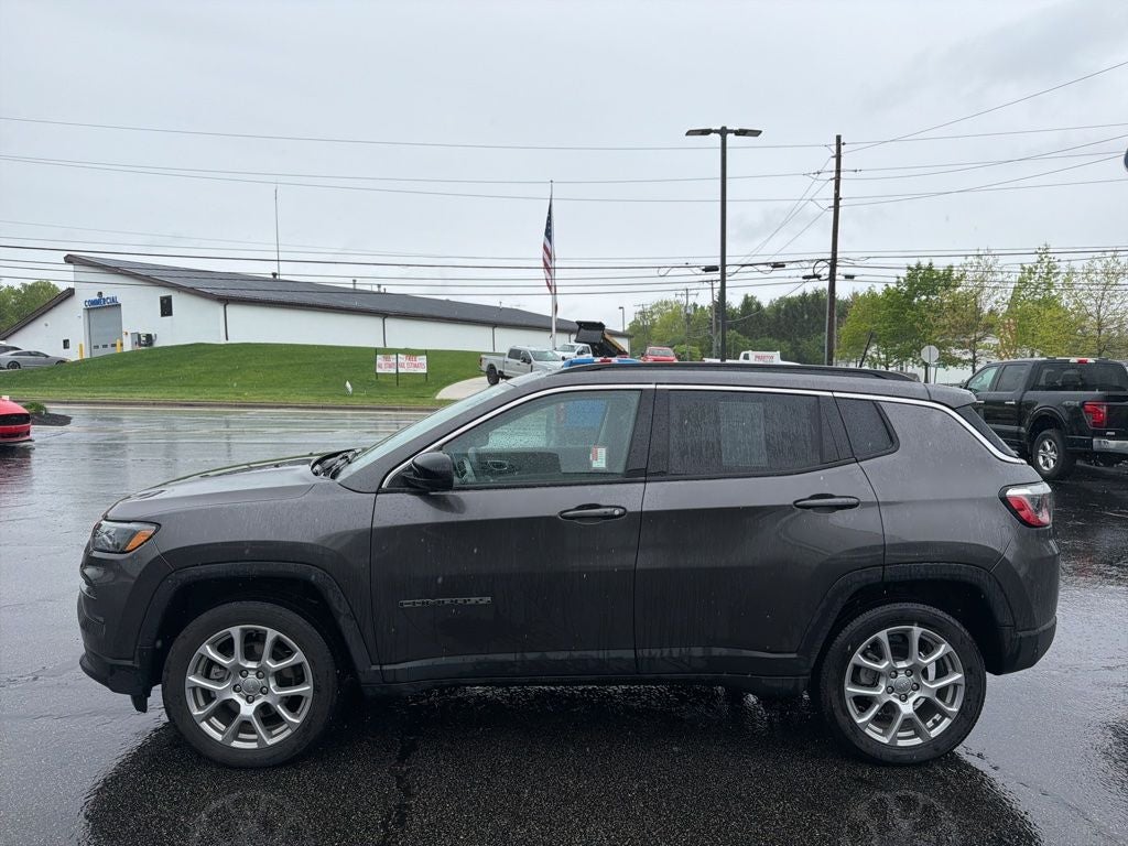 2022 Jeep Compass Latitude Lux