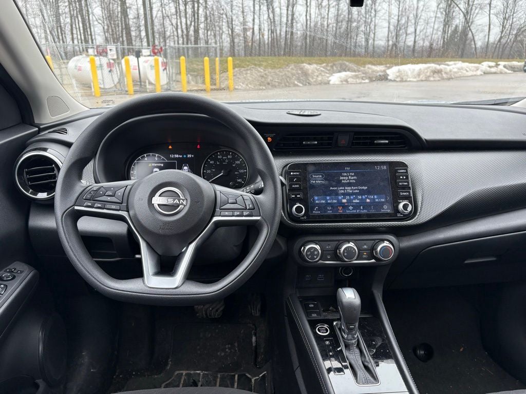 2023 Nissan Kicks SV