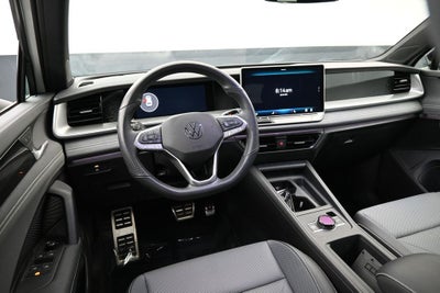 2025 Volkswagen Tiguan 2.0T SE R-Line Black