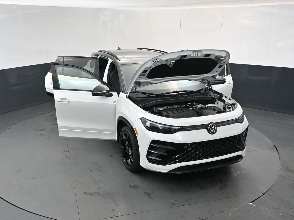 2025 Volkswagen Tiguan 2.0T SE R-Line Black