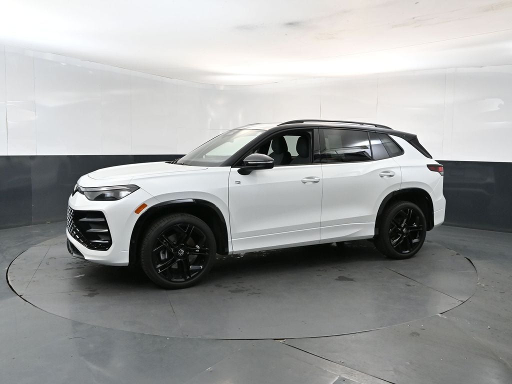 2025 Volkswagen Tiguan 2.0T SE R-Line Black