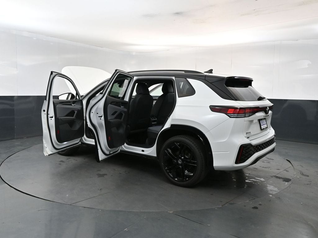 2025 Volkswagen Tiguan 2.0T SE R-Line Black