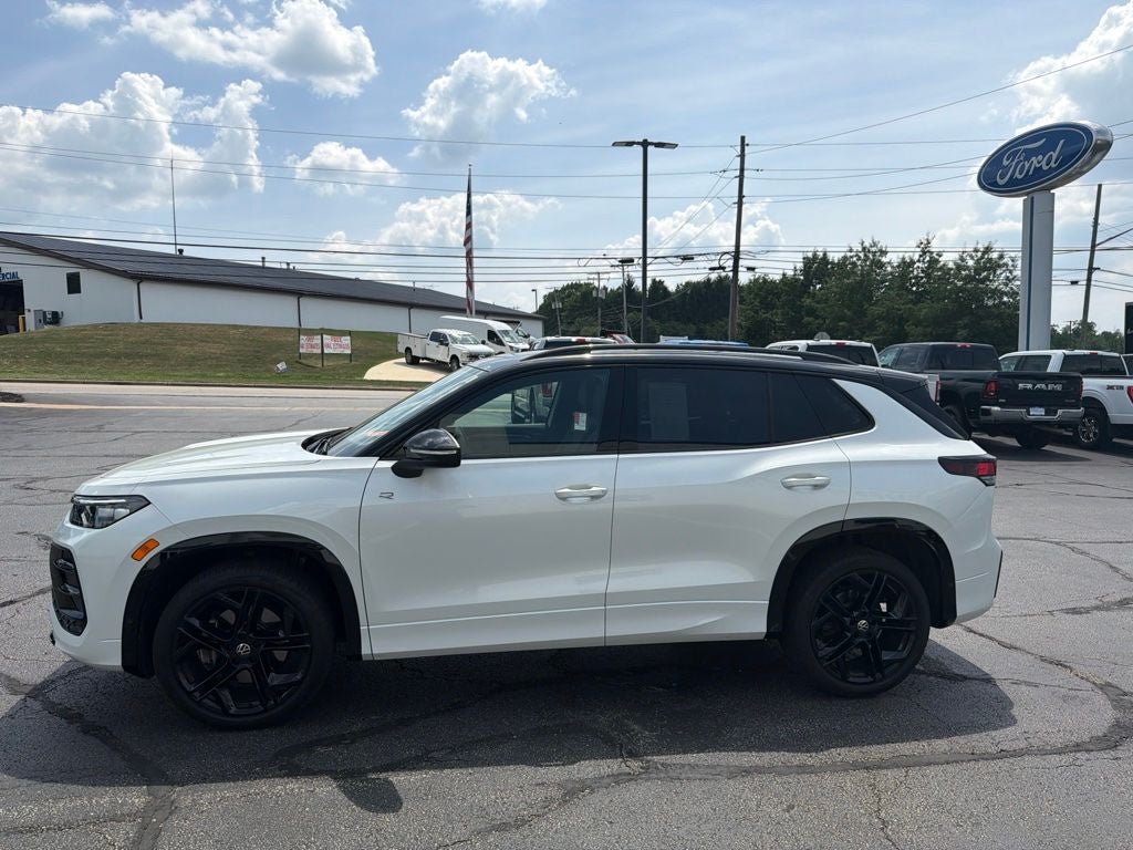 2025 Volkswagen Tiguan 2.0T SE R-Line Black