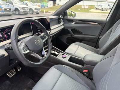 2025 Volkswagen Tiguan 2.0T SE R-Line Black