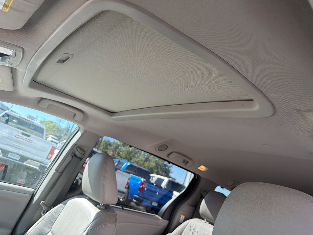 2016 Toyota Sienna XLE 7 Passenger