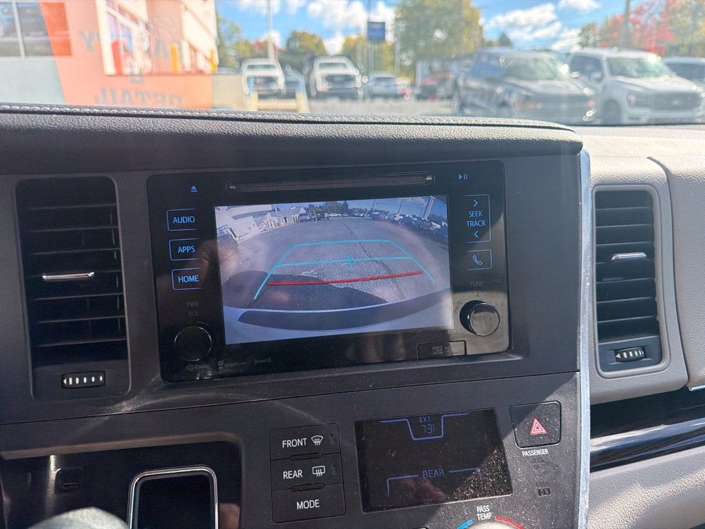 2016 Toyota Sienna XLE 7 Passenger