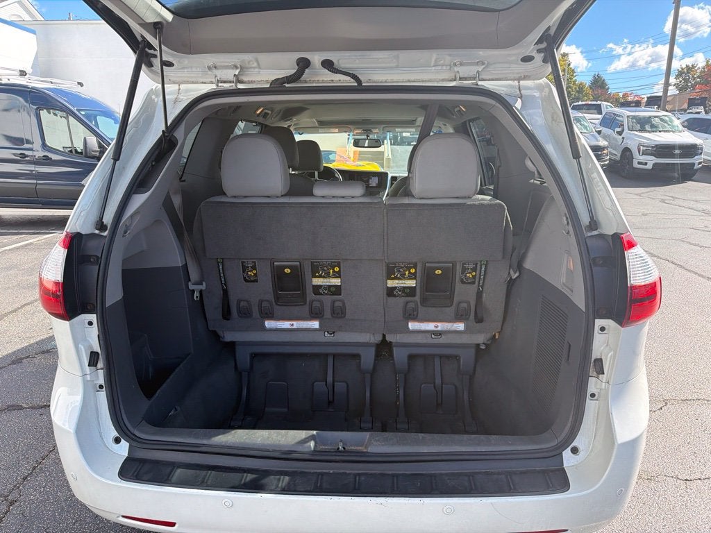 2016 Toyota Sienna XLE 7 Passenger