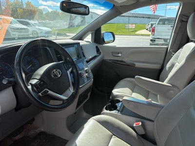 2016 Toyota Sienna XLE 7 Passenger