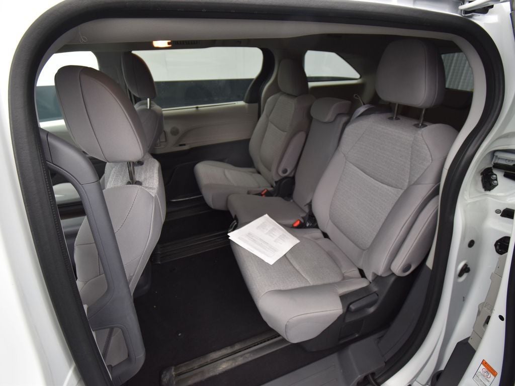 2023 Toyota Sienna LE 8 Passenger