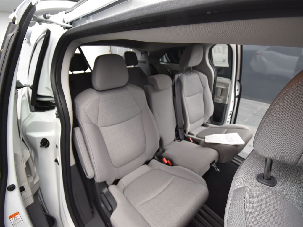 2023 Toyota Sienna LE 8 Passenger