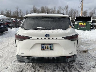 2023 Toyota Sienna LE 8 Passenger