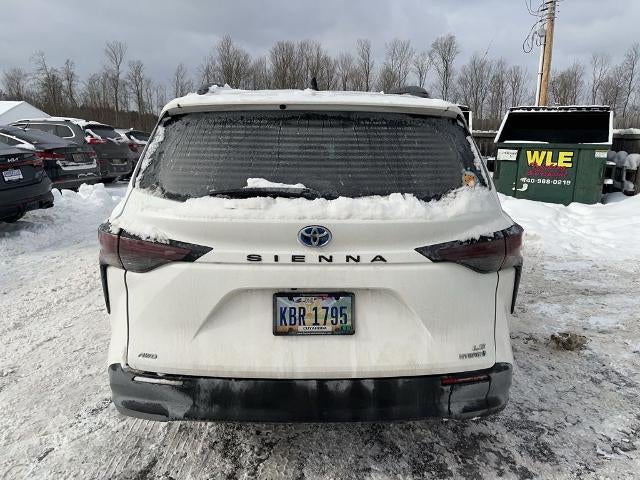2023 Toyota Sienna LE 8 Passenger