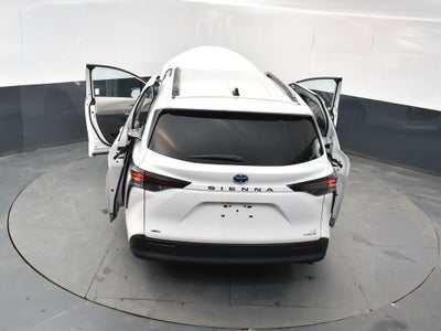 2023 Toyota Sienna LE 8 Passenger