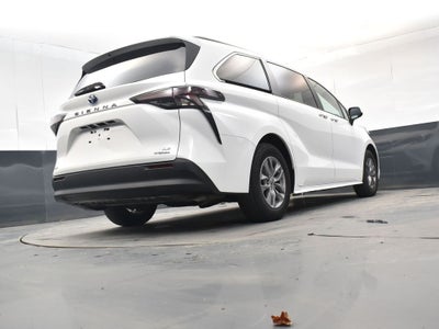 2023 Toyota Sienna LE 8 Passenger
