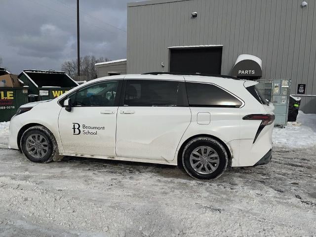 2023 Toyota Sienna LE 8 Passenger