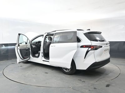 2023 Toyota Sienna LE 8 Passenger
