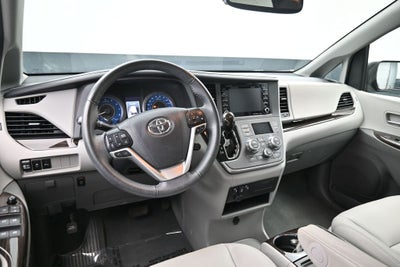 2020 Toyota Sienna XLE 8 Passenger