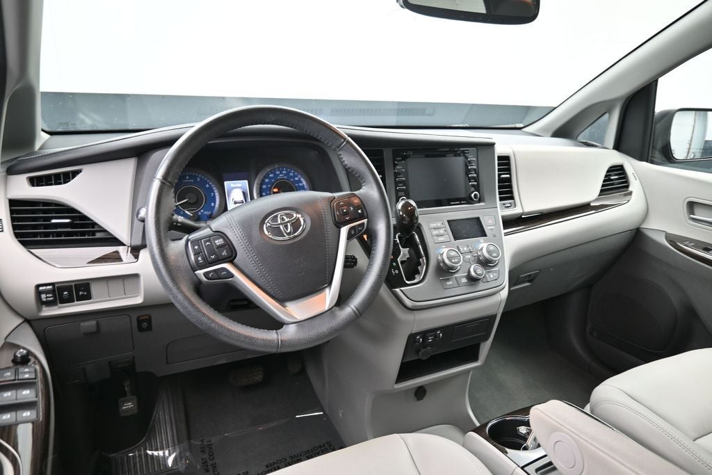 2020 Toyota Sienna XLE 8 Passenger