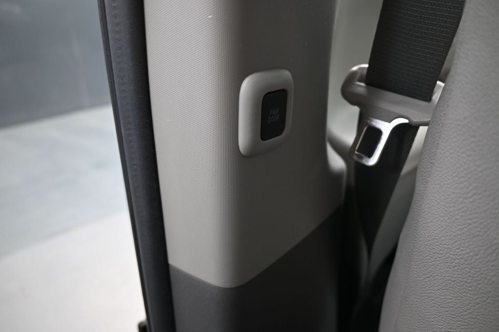 2020 Toyota Sienna XLE 8 Passenger