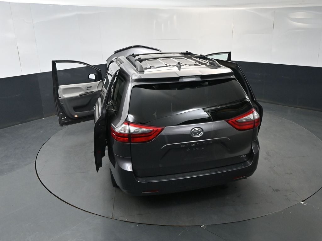2020 Toyota Sienna XLE 8 Passenger