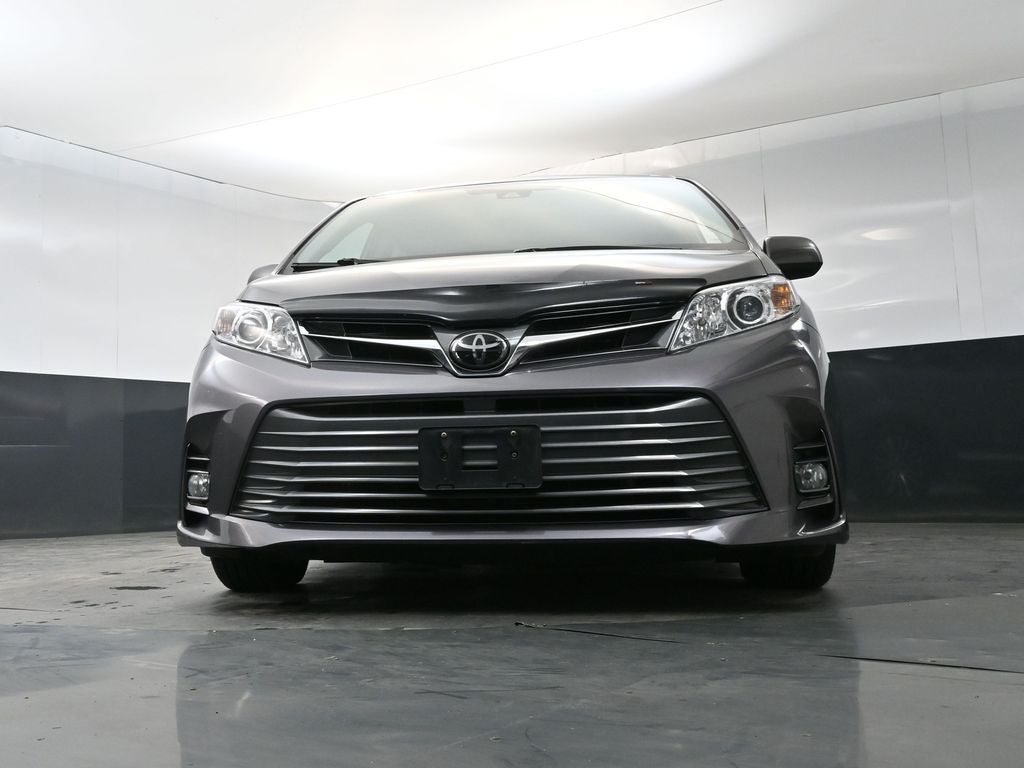 2020 Toyota Sienna XLE 8 Passenger