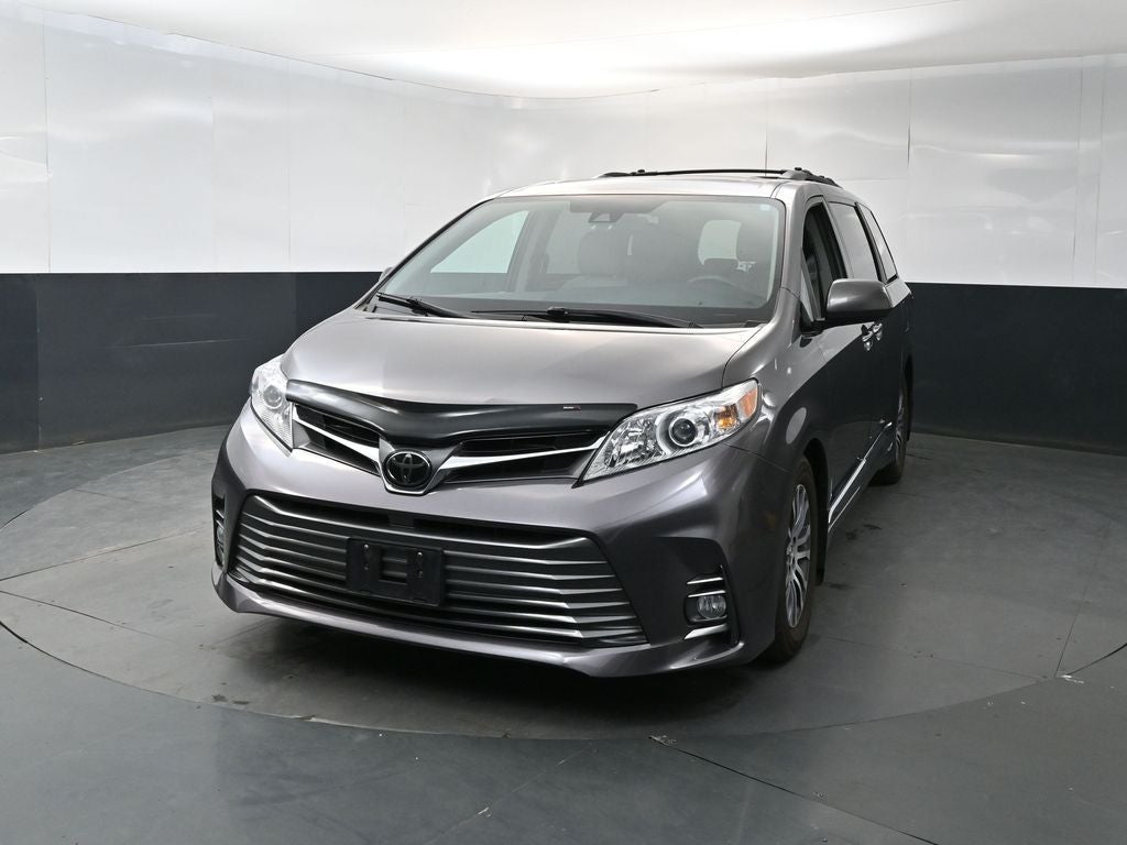 2020 Toyota Sienna XLE 8 Passenger