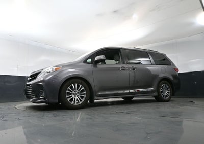 2020 Toyota Sienna XLE 8 Passenger