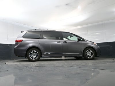 2020 Toyota Sienna XLE 8 Passenger