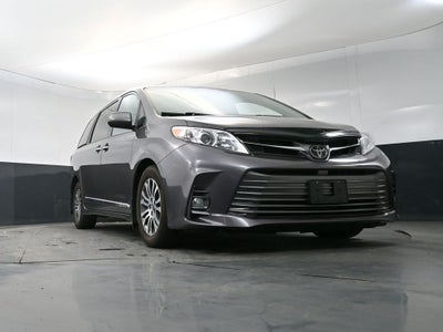 2020 Toyota Sienna XLE 8 Passenger