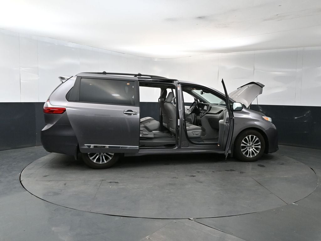 2020 Toyota Sienna XLE 8 Passenger