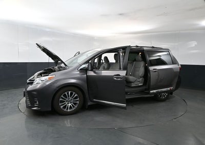 2020 Toyota Sienna XLE 8 Passenger
