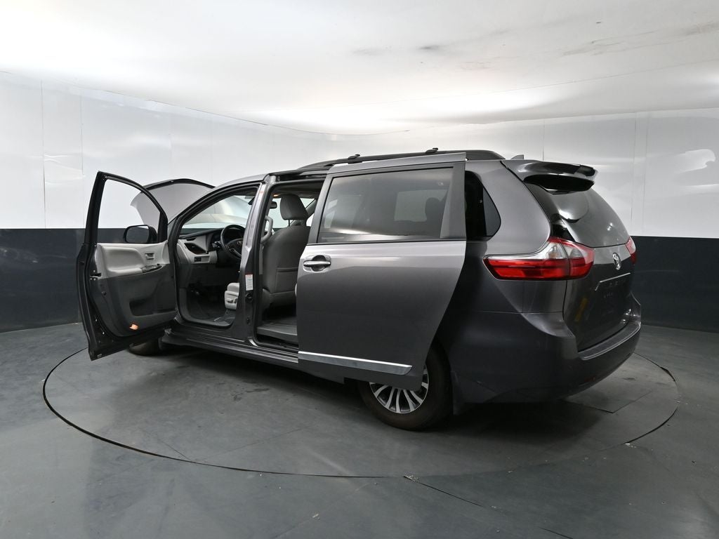 2020 Toyota Sienna XLE 8 Passenger