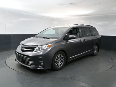 2020 Toyota Sienna XLE 8 Passenger