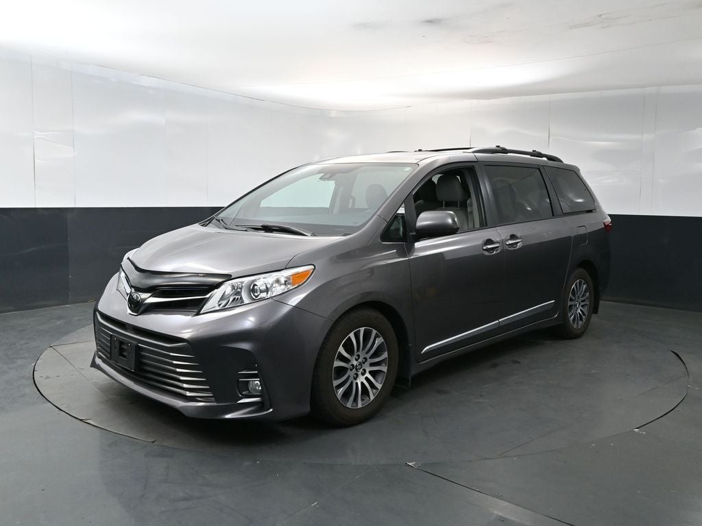 2020 Toyota Sienna XLE 8 Passenger